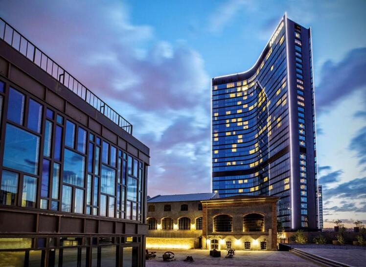 هتل Hilton Istanbul Bomonti Hotel & Conference Center (۵ ستاره)